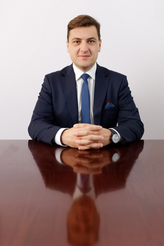 Adw. Mateusz Zbierzchowski-Ochałek